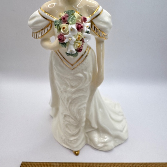 Royal Doulton Figurine "Wedding Morn" HN 3853 - Picture 9 of 10
